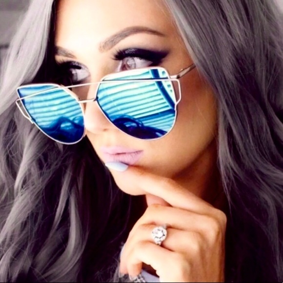 Accessories - 🆕 Cat Eye Oversized Mirrored Aviator Sunglasses